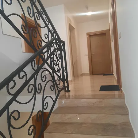 Njanja Apartment *